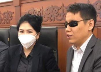 Бекешев: «БШКнын Нарматованын депутаттык мандатын жокко чыгарганы — мыйзамсыз»