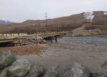 Гүлчөдө дайынсыз жоголуп, кийимдери сайдын жанында жаткан 71 жаштагы аялдын жансыз денеси табылды