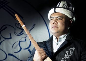 «Артымдагы тешикти аңдыгыча…» Төкмө акын Болот Назаров УКМКны катуу сынга алды