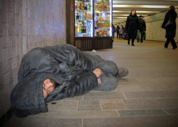 Москванын вокзалдарынан үй-жайы жок 8 Кыргыз жараны аныкталды