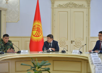 Пневмонияга чалдыккан Камчыбек Ташиев чукул жыйынга келди