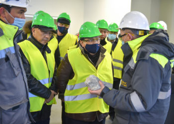 Акылбек Жапаров Жер-Үй кенине барды