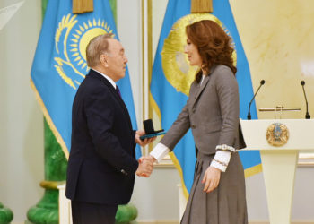 Казакстандагы митингдер. Алия Назарбаева атасына колдоо көрсөткөн элге рахмат айтты