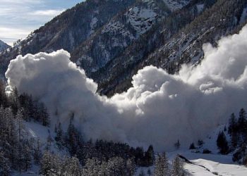 Шашылыш билдирүү! Унаа жолдорунда кар көчкү түшүүсү күтүлөт