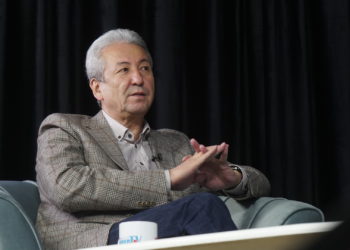 Мадумаров: «Аталасын чыгарбай, же кыргызча, же орусча сүйлөйлү»