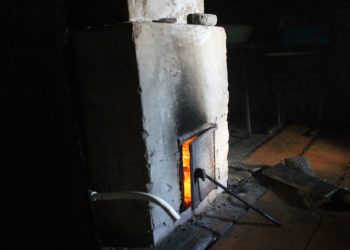 Ысык-Көлдүн Ананьево айылында эркек киши менен бала иске ууланып каза болду