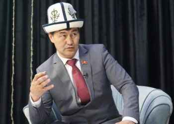 Атазов кайра шайлоого аттанды. Эки райондон талапкерлигин көрсөткөндөрдүн саны 14кө жетти