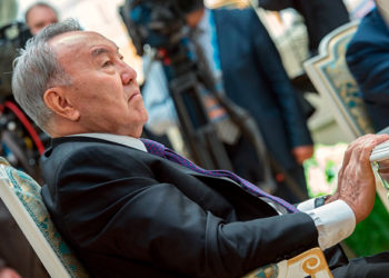 Казакстандагы митингдер. Назарбаевдин Коопсуздук кеңешинин төрагалыгынан кетүүнү өзү чечкени маалымдалды