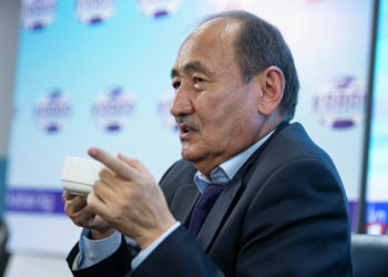 Башкы прокуратурага Алымкадыр Бейшеналиевдин таластыктар жөнүндө айтканы боюнча арыз жазылды