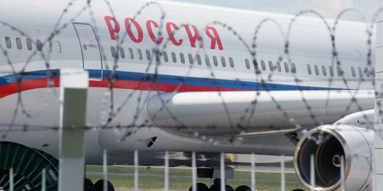 Евробиримдиктин аймагында Орусиянын учактарына конууга, учууга же учуп келүүгө тыюу салынды