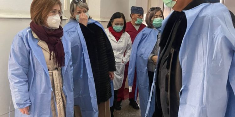 Сокулукта зордук-зомбулукка кабылган балага бийлик өкүлү барды