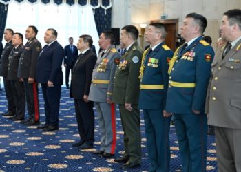 «Милициянын генерал-лейтенанты, генерал-майору». Күч түзүмдөрүнүн бир катар жетекчилерине аскердик наамдар ыйгарылды