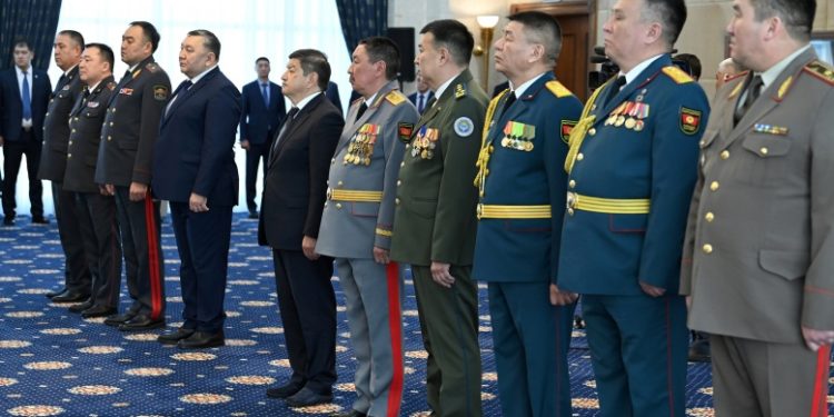 «Милициянын генерал-лейтенанты, генерал-майору». Күч түзүмдөрүнүн бир катар жетекчилерине аскердик наамдар ыйгарылды