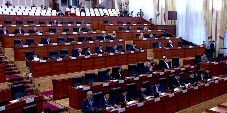 Жогорку Кеңештин депутаттарынын Тажикстандын парламентине кайрылуусу