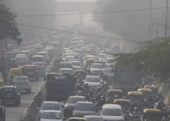 «Мейманканада иштөө үчүн барган». Индияда документтерин алдырып, камакка алынган 21 жаштагы кыз Кыргызстанга кайтарылды