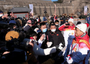 Жеки Чан Олимпиада отун Улуу Кытай сепилине көтөрүп чыкты (сүрөт)