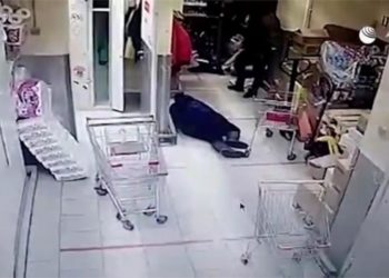 Орусияда Кыргызстан менен Тажикстандан барган жарандар дүкөнгө ууруга кирип, сатуучуну өлтүрө сабашкан деп шектелүүдө