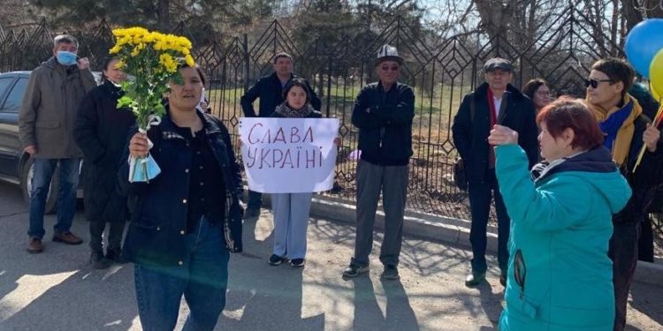 Украинанын элчилигинин алдында да митинг өттү