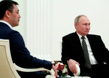 Орусиялык басылмалар Садыр Жапаровдун Донбасстын элин коргоо боюнча Орусиянын аракеттерин колдой турганын жазышты