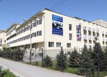 Президентке караштуу мамлекеттик башкаруу академиясына Жусуп Абдрахмановдун аты ыйгарылды