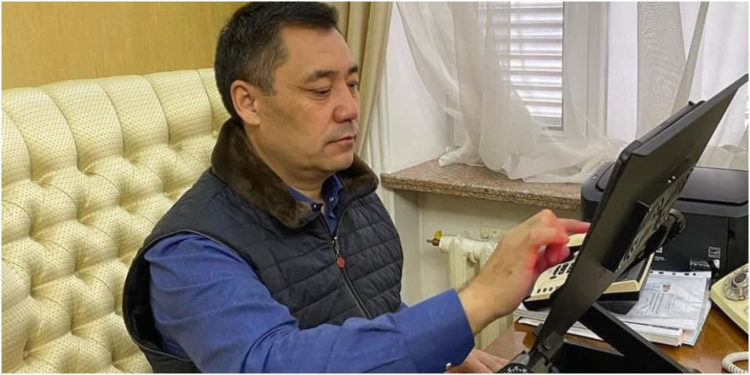 Акылбек Жапаров: «Президент соцтармакты биринчи карайт экен да. Кээде түнкү саат 2:30да жазат»