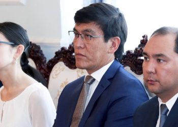 Депутат: «Эдил Байсаловго катуу чара көрүлсүн, кызматынан кетип, калгандарга сабак болсун»