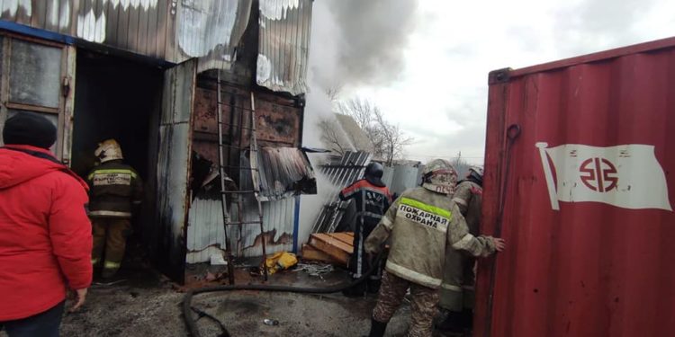 Бишкекте кампа өрттөндү (сүрөт)