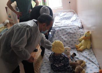 Министр Базарбаев Сокулукта сабалган балага барып, анын үй-бүлөсүнө жардам берүүнү убада кылды