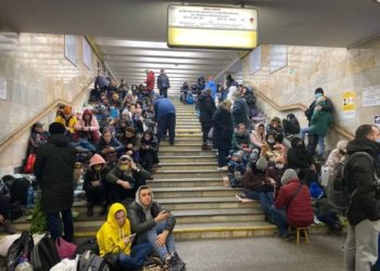 Киевде метродо поезддер каттамын токтотту. Мындан ары ал жашынуучу жайга айланат