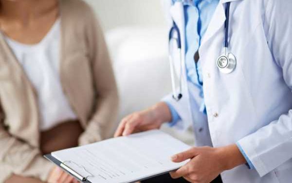 Орусияда медкароодон өтүшү керек болгон мигранттарга өзүнчө кирүү уюштурулду