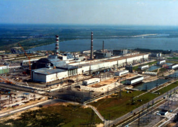 Орусия Чернобыль АЭСи орусиялык аскерлердин көзөмөлүнө өткөнүн билдирди (видео)