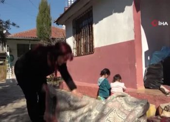 «Күйөөм кайнак суу куюп, сабачу». Түркияда кыргызстандык келин 3 кызы менен көчөдө калды