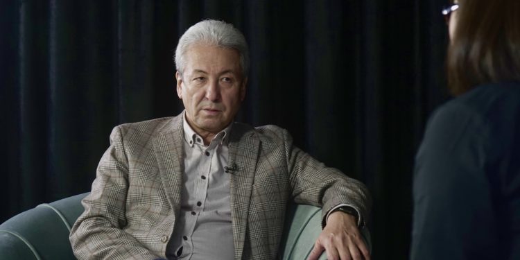 Башкы прокуратура Жогорку Кеңештен Мадумаровду кылмыш жоопкерчилигине тартууга макулдук берүүнү суранды