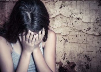 Таластагы 13 жаштагы кош бойлуу кыз. Ымыркай төрөлгөндөн бир күндөн кийин чарчап калган