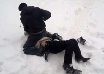 Кара-Балтада эки мектептин окуучулары мушташып, бир окуучу ооруканага түштү