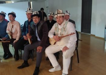 Ысык-Көлдө жаш төкмө акындардын айтышы болуп өттү (сүрөт)