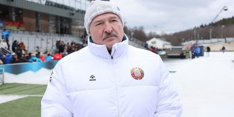 Лукашенко Украина боюнча: «Жаңжал токтобосо, кан төгүү болот»