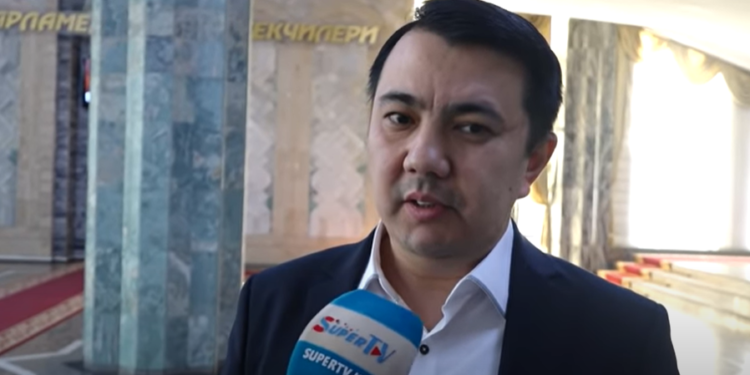 Депутат Маматалиев: «Куран окутканга 2 миң, тойго 5 миң сом алып барам»