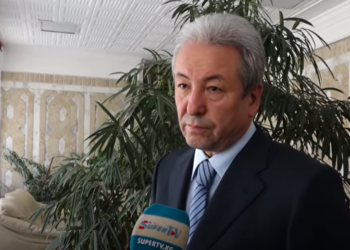 Адахан Мадумаров: «Тойдо отурган 5-6 саат убактың үчүн өкүнөсүң. Той ашып кетсе, 2 саат болуш керек»