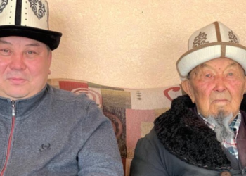 Депутат Балбак Түлөбаевдин атасы 95 жашында көз жумду