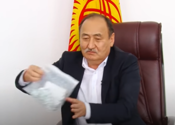 Алымкадыр Бейшеналиев: «Мен арак ичпейм, жашоого мас болуп жүрөм»