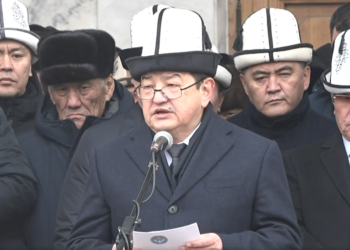 Акылбек Жапаров: «Ур-токмокко алынып, ден соолугунан айрылып, эс-учун жоготуп баратса да эч кимди саткан эмес»