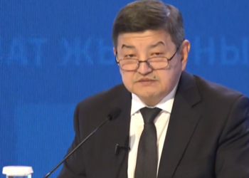 Акылбек Жапаров маалымат каражаттарын чогултуп, бирок айрым суроолорго жооп берберин айтты