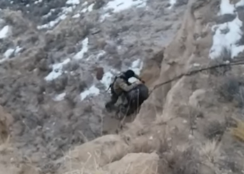 Ысык-Көлдө 47 жаштагы киши жардан түшө албай калган