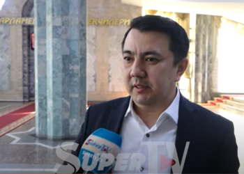 Оң рулдуу унааларды алып кирүүнү демилгелеп жаткан депутат 60 миң долларлык Гелендваген айдайт