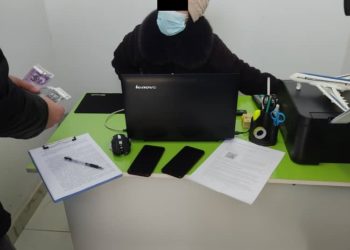 «1100 сомдон 1600 сомго чейин». Жалал-Абадда ПЦР-тесттин жасалма жыйынтыгын саткандар аныкталды