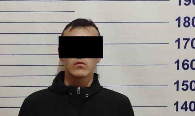 Бишкекте 13 жаштагы кызды милиция кызматкерлери зордуктаганбы? Окуя боюнча милиция үн катты