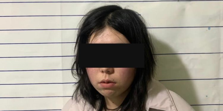 Кечээ Бишкекте өрт чыккан үйдө аял кишинин жансыз денеси табылган. Аны өлтүрүүгө 19 жаштагы кыз шектелүүдө