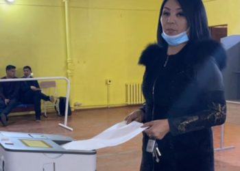 «Кыргыз элиме күйгөн депутат келсин». Талапкер Ырыс Жоомартова добуш берди