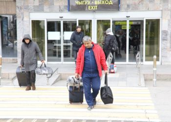 Украинадагы Кыргыз жарандарынын кезектеги каттамы Бишкекке жана Ошко келди